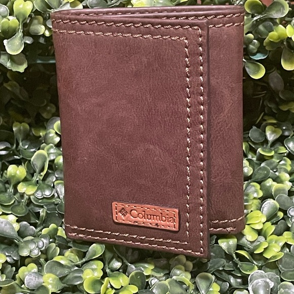 🎉❤️ Columbia Mens Brown Leather Trifold Wallet Father's Day Gift - Picture 1 of 5